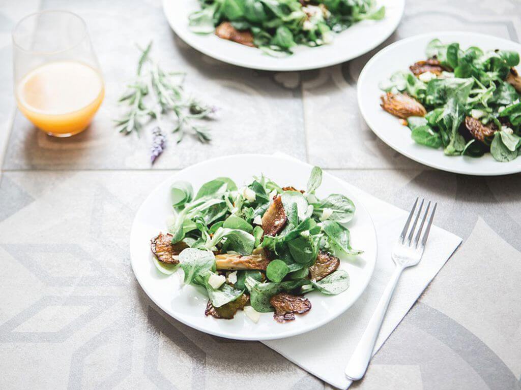 recipe baby spinach salad mushrooms and spiroulina platensis flakes spirulina superfood