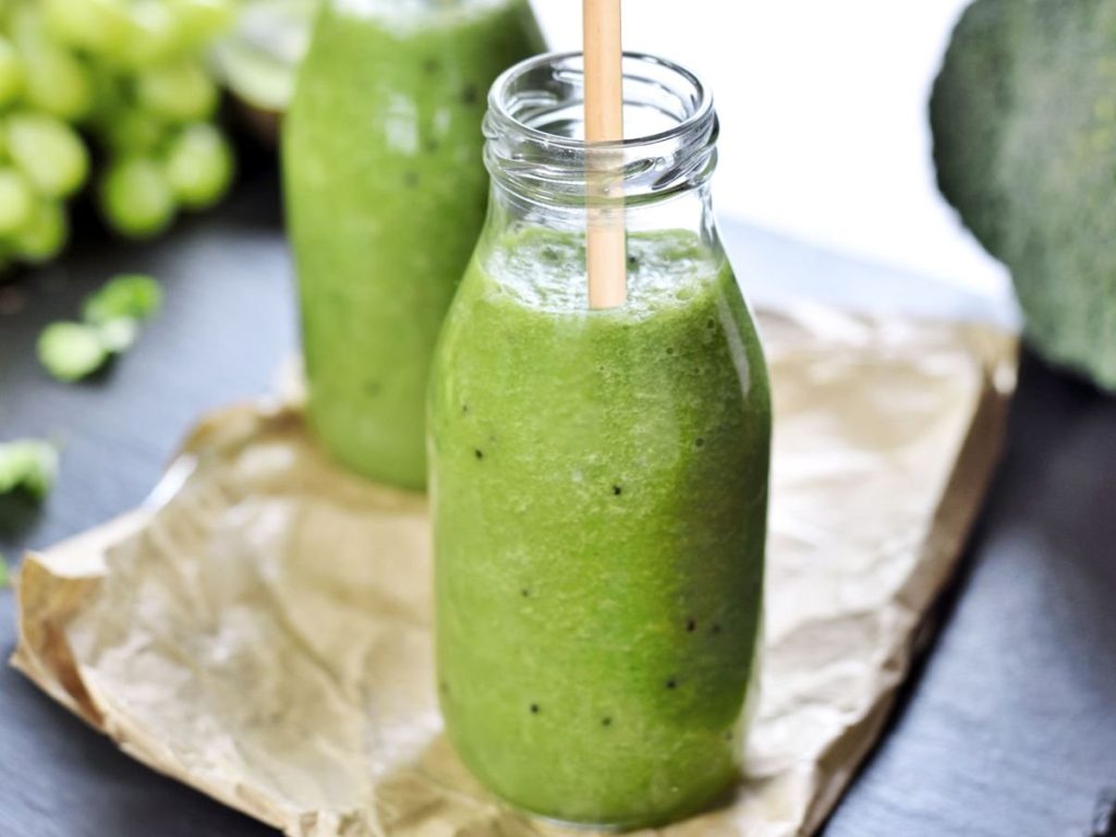 Energy smoothie with Spiroulina PLATENSIS powder smoothies immune system boost spiroulina platensis spirulina superfood blog 3