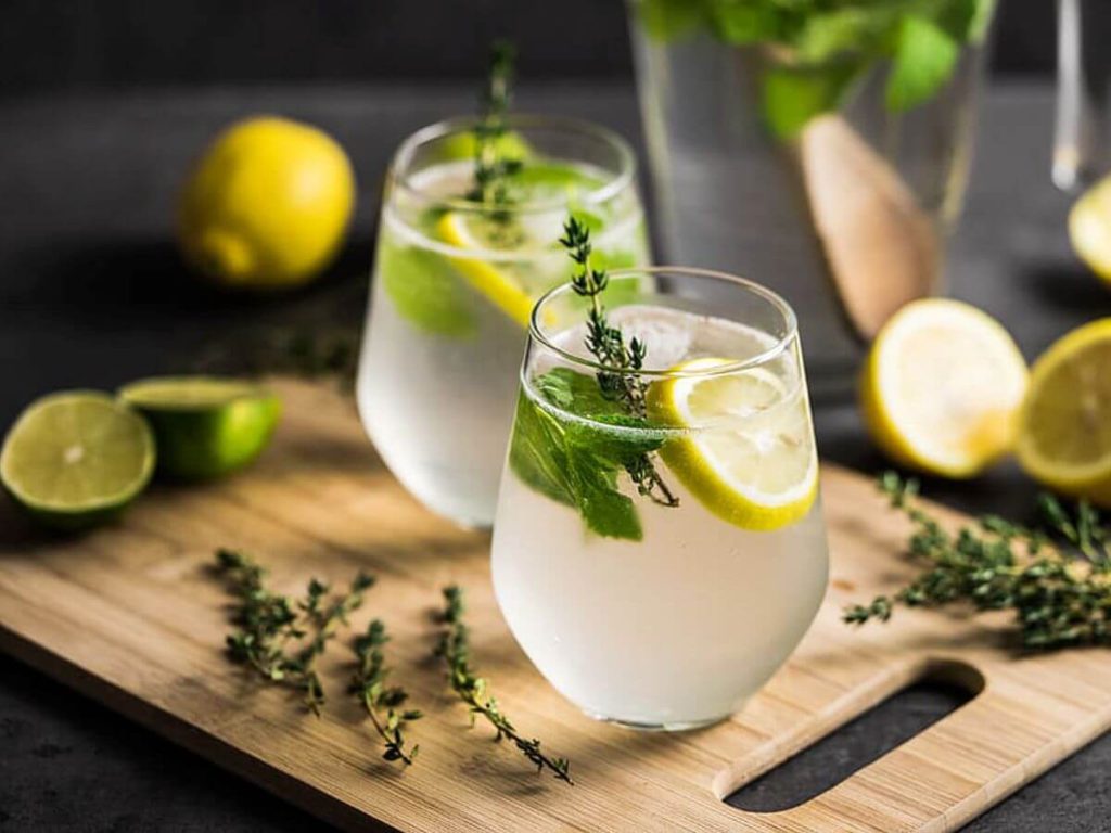 Λεμονάδα με Σκόνη Spiroulina PLATENSIS lemonade lemon juice homemade spirulina spiroulina platensis superfood