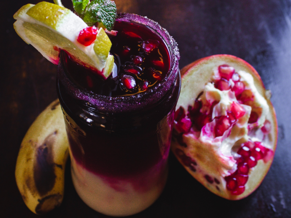 pomegranade smoothie spiroulina platensis spirulina superfood