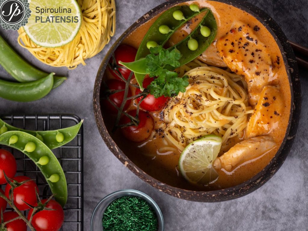 Σούπα με κολοκύθα, λιγκουίνι & Σπιρουλίνα flakes pumpkin soup spiroulina platensis spirulina superfood