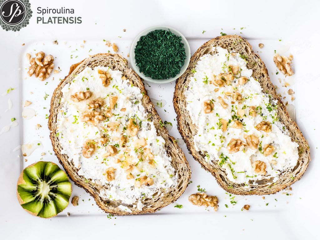 Toast with quark chees & Spiroulina flakes ipn toast qwark cheese spiroulina platensis flakes